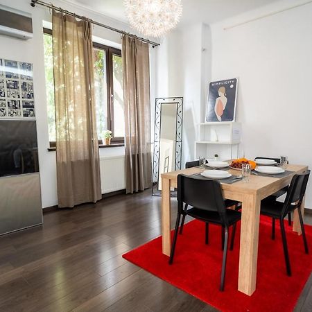 Cozy & Spacious Flat Near Victoriei Square Bukarest Exteriör bild