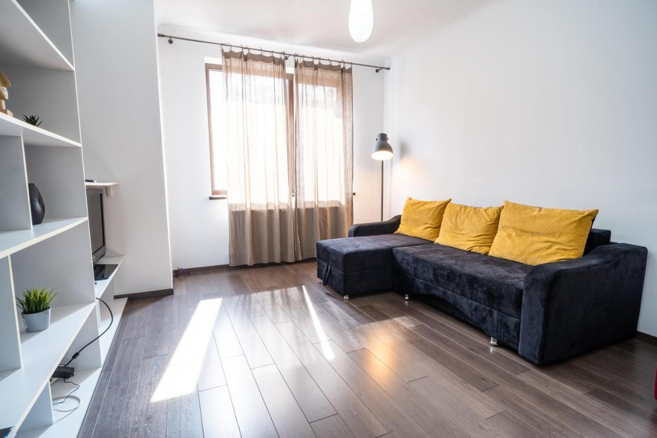 Cozy & Spacious Flat Near Victoriei Square Bukarest Exteriör bild