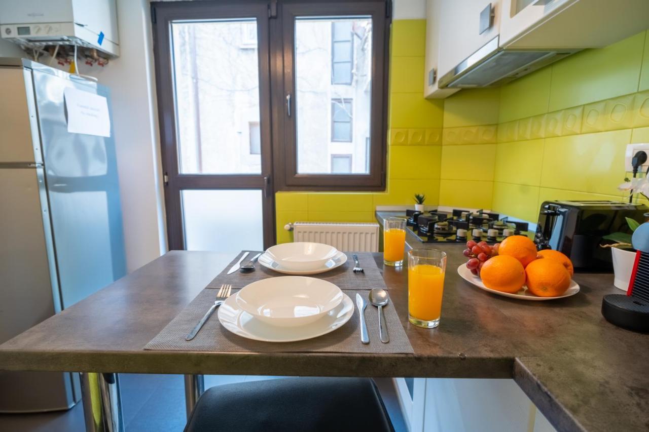 Cozy & Spacious Flat Near Victoriei Square Bukarest Exteriör bild