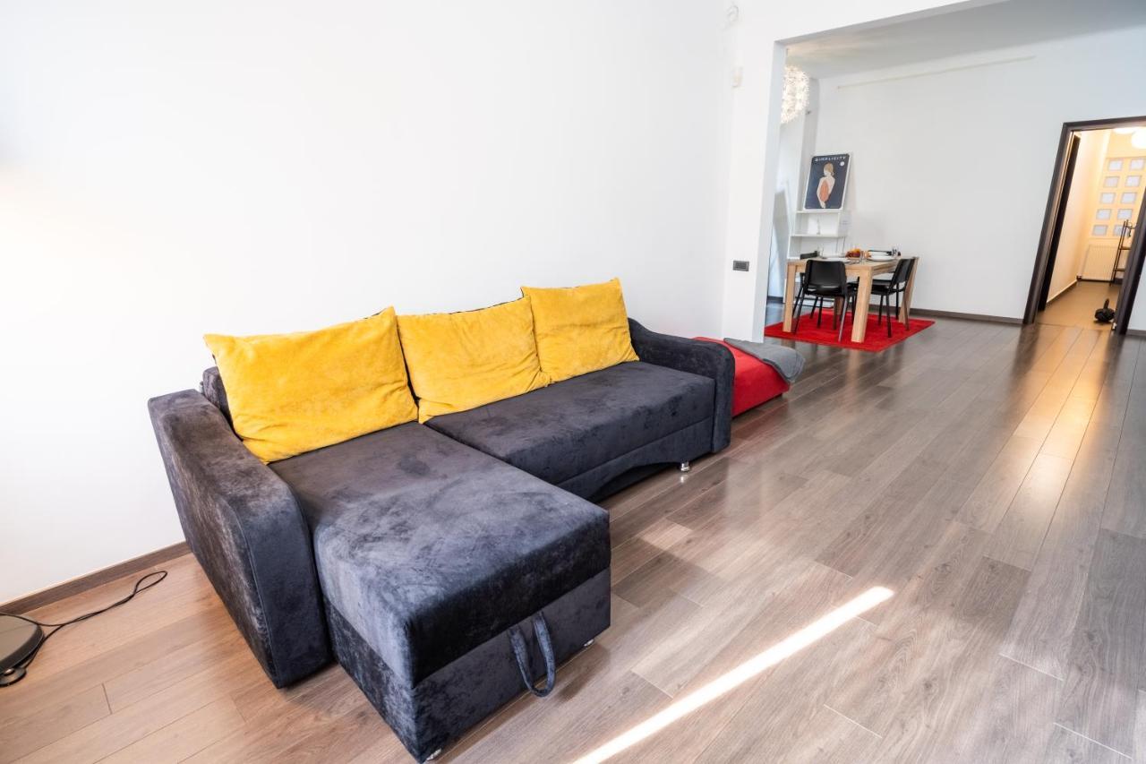 Cozy & Spacious Flat Near Victoriei Square Bukarest Exteriör bild