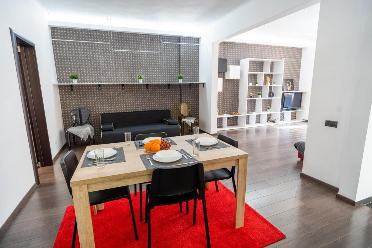 Cozy & Spacious Flat Near Victoriei Square Bukarest Exteriör bild